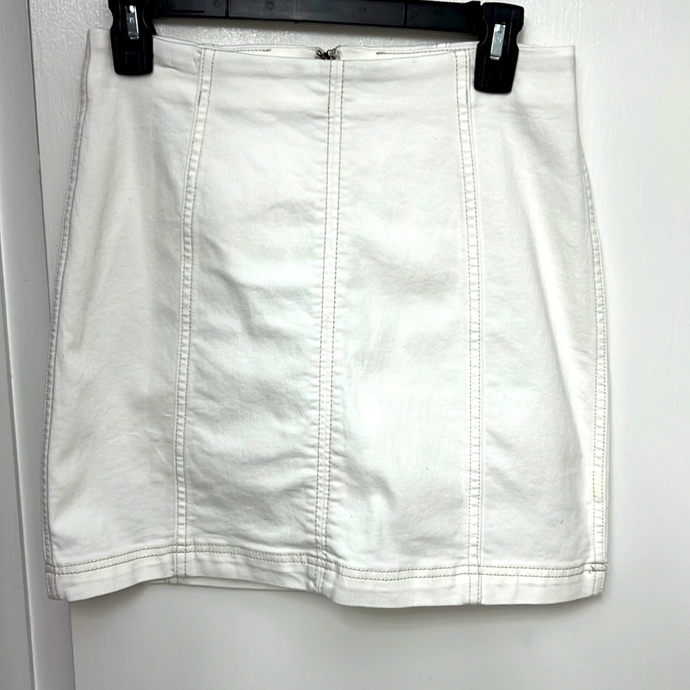 Free People white denim back zipper no pockets Size 2, SEE MEASUREMENTS!!!